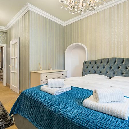 Krone Apartment Brasov Bagian luar foto