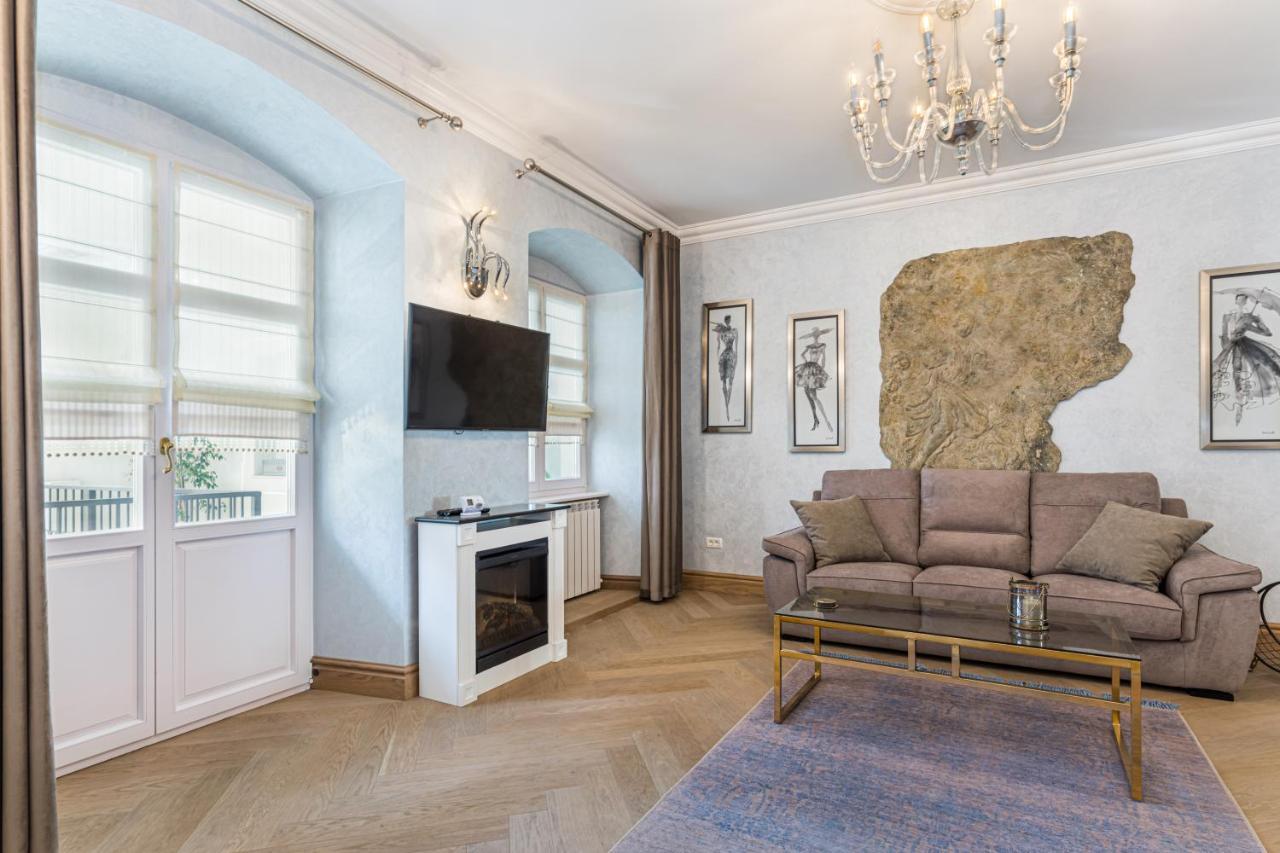 Krone Apartment Brasov Bagian luar foto