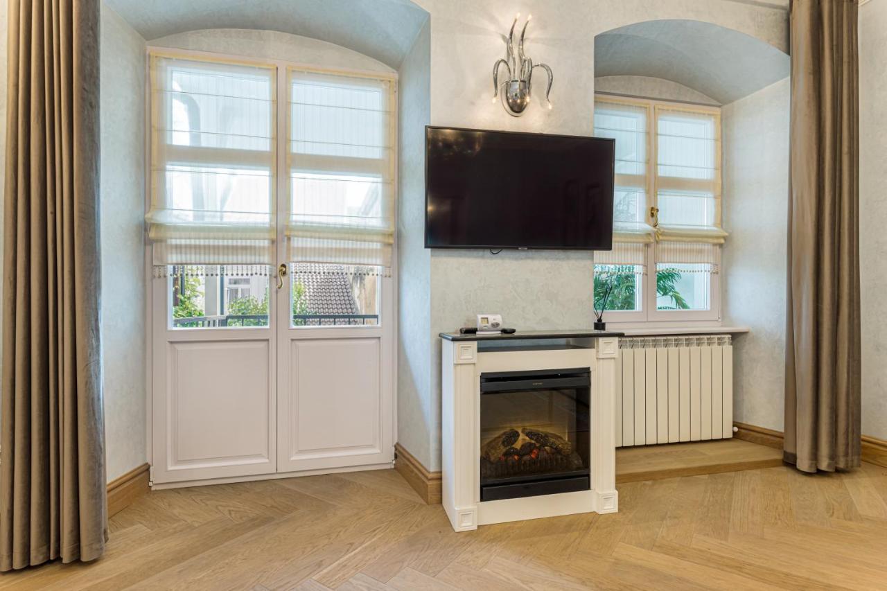 Krone Apartment Brasov Bagian luar foto