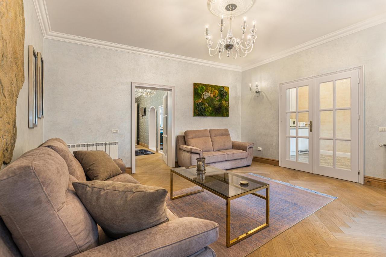 Krone Apartment Brasov Bagian luar foto