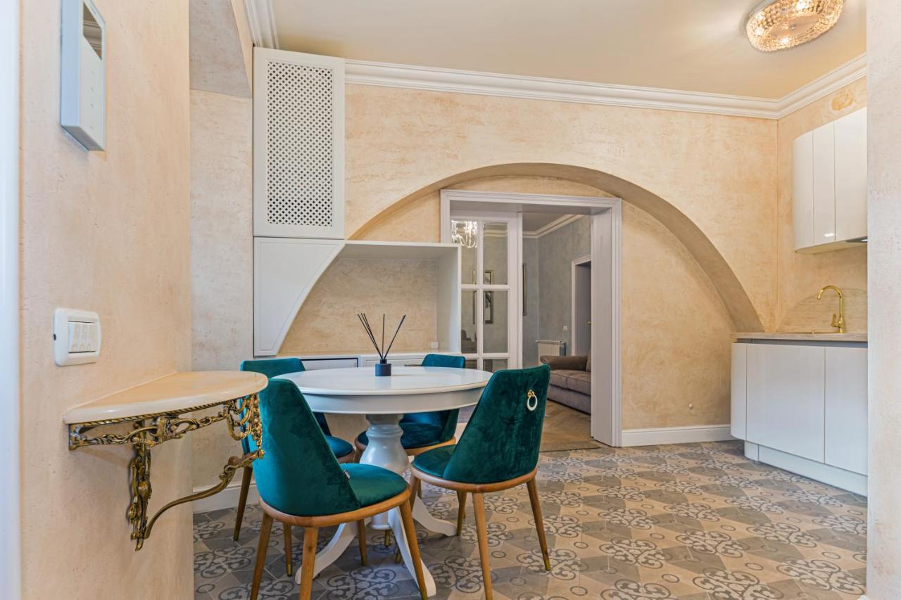 Krone Apartment Brasov Bagian luar foto