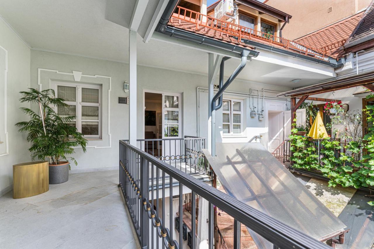 Krone Apartment Brasov Bagian luar foto